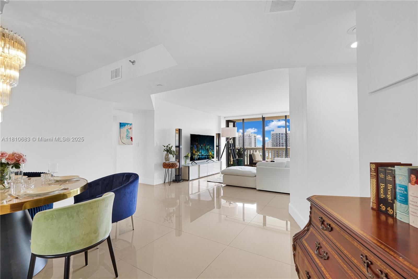 Real estate property located at 1000 Island Blvd #2508, Miami-dade, 1000 Williams Island, Aventura, FL