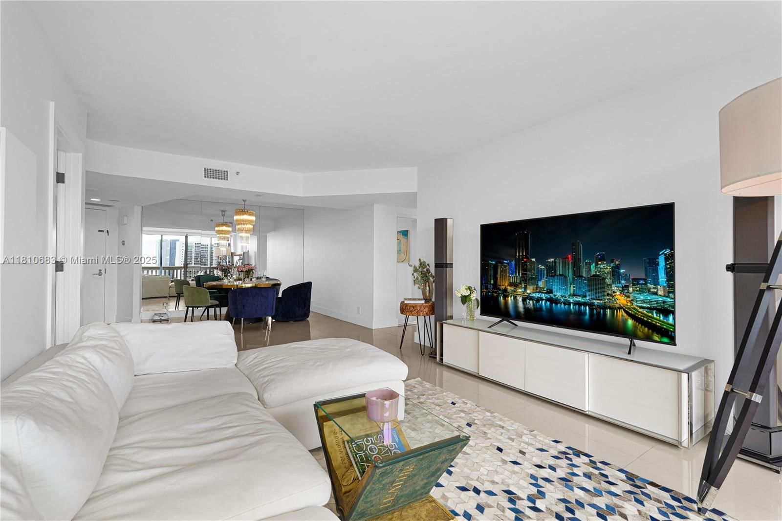 Real estate property located at 1000 Island Blvd #2508, Miami-dade, 1000 Williams Island, Aventura, FL