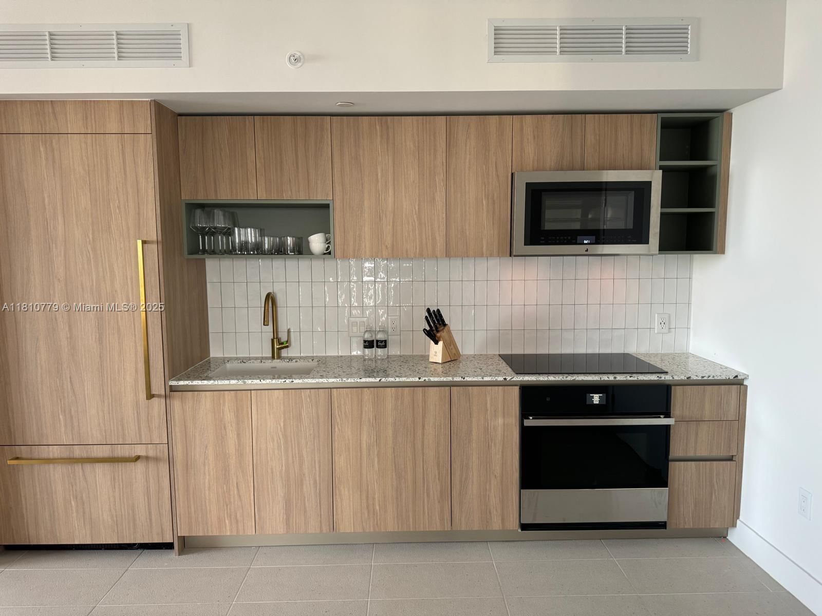 Real estate property located at 159 NE 6TH ST #4215, Miami-dade, Natiivo Miami Residences, Miami, FL