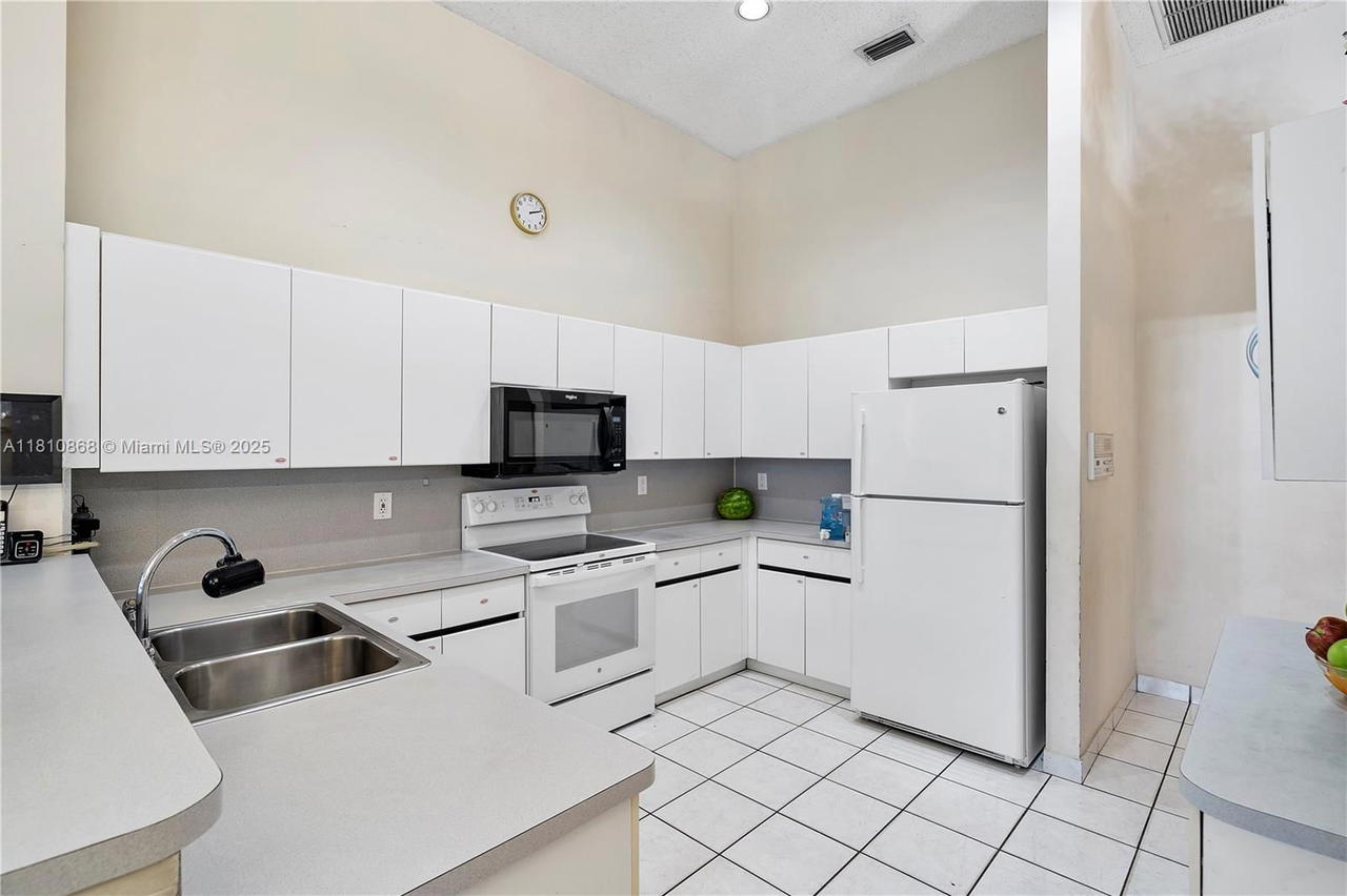 Real estate property located at 1357 Camellia Ln, Broward, Sector 6 East, Weston, FL