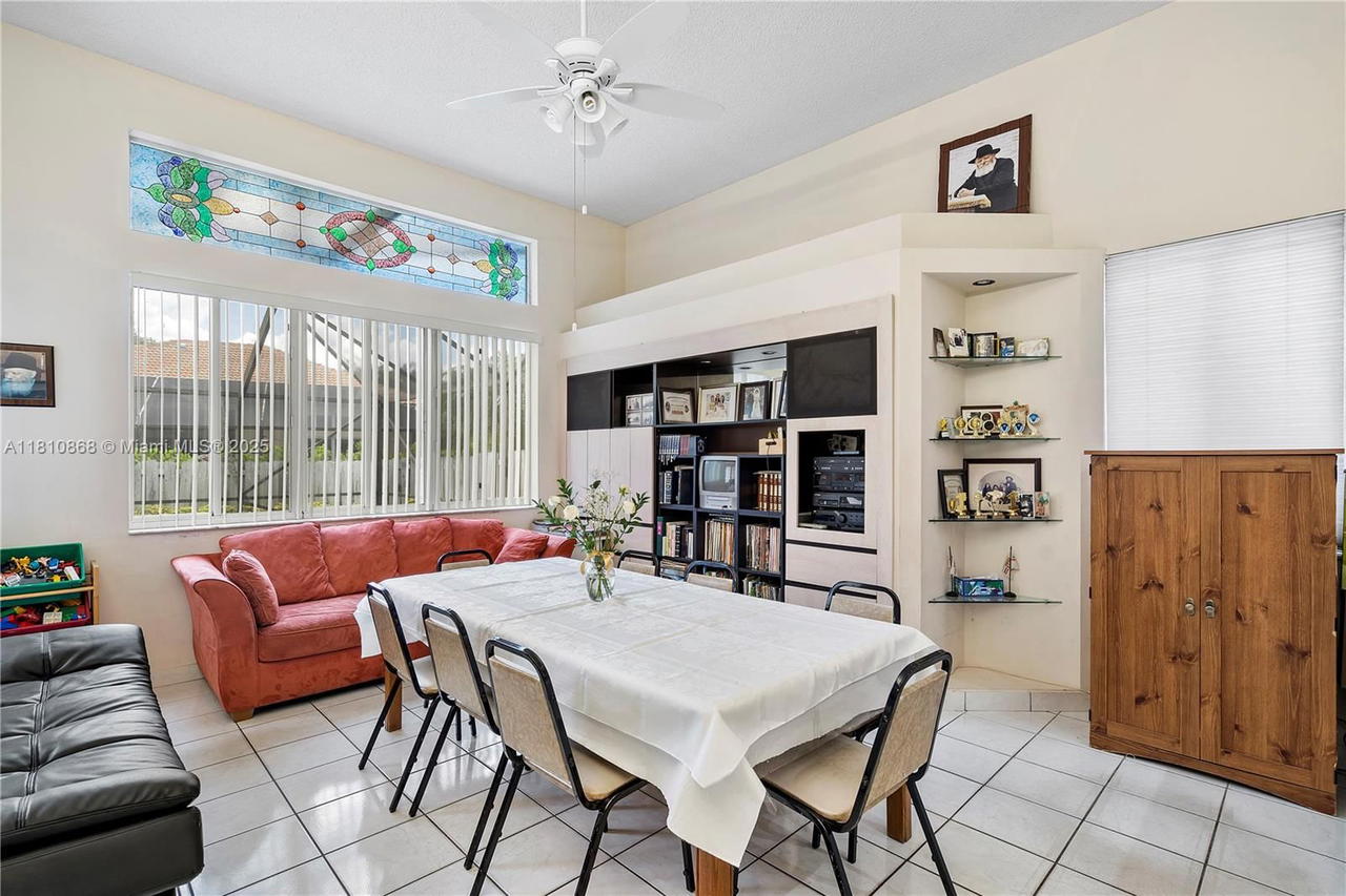 Real estate property located at 1357 Camellia Ln, Broward, Sector 6 East, Weston, FL