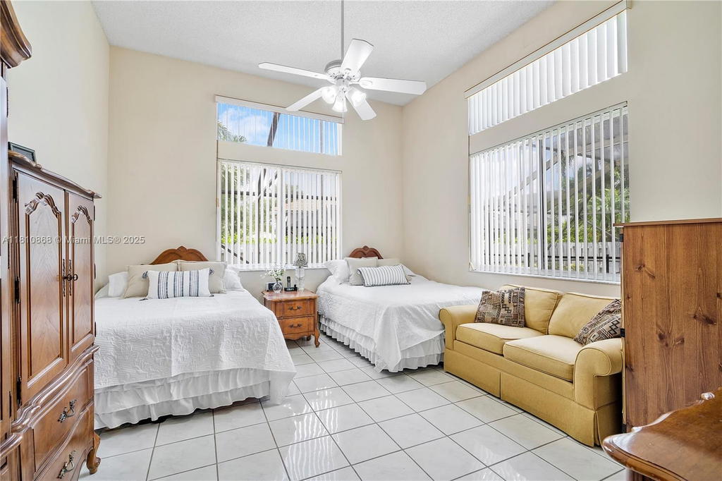 Real estate property located at 1357 Camellia Ln, Broward, Sector 6 East, Weston, FL