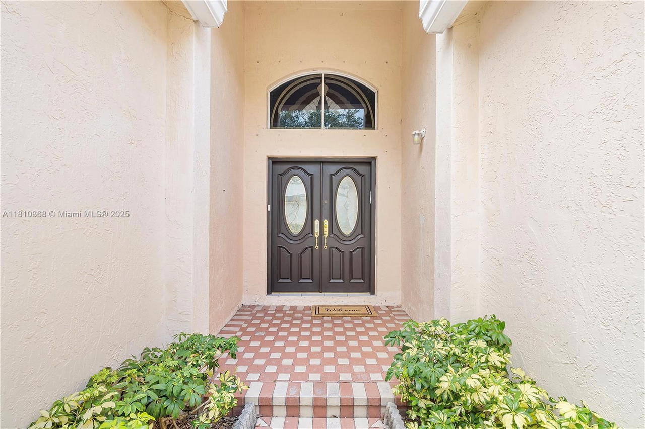 Real estate property located at 1357 Camellia Ln, Broward, Sector 6 East, Weston, FL