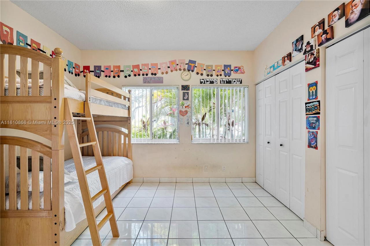 Real estate property located at 1357 Camellia Ln, Broward, Sector 6 East, Weston, FL