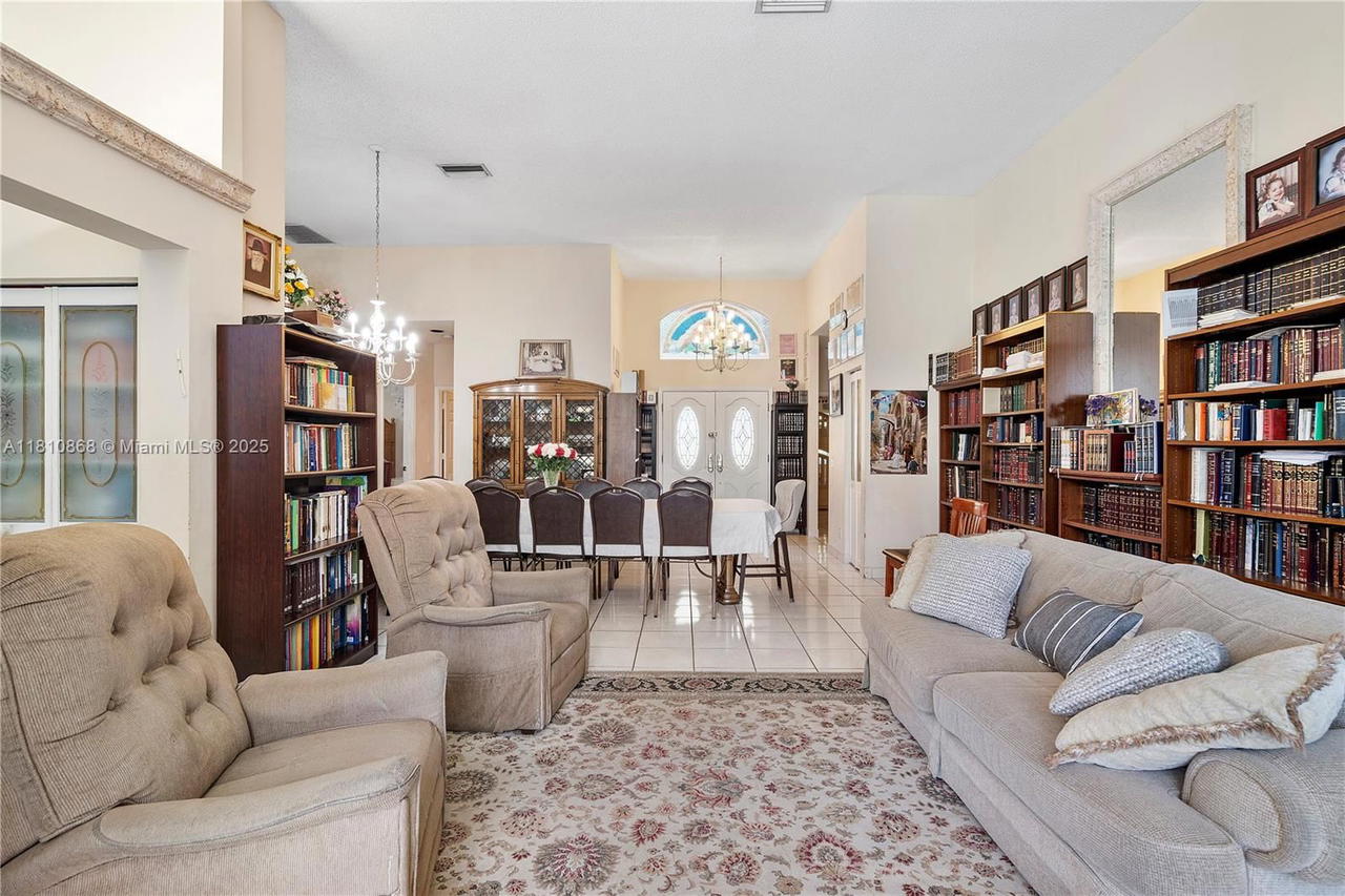 Real estate property located at 1357 Camellia Ln, Broward, Sector 6 East, Weston, FL