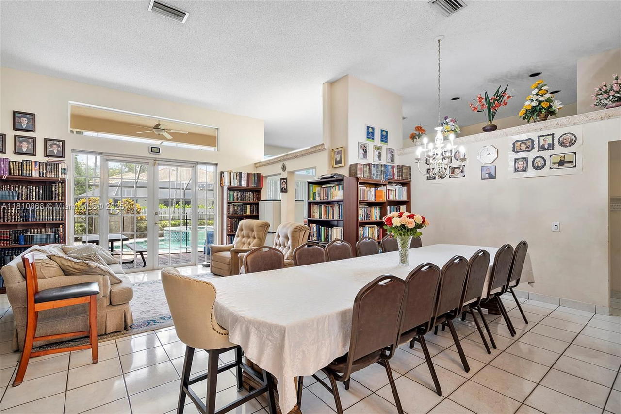 Real estate property located at 1357 Camellia Ln, Broward, Sector 6 East, Weston, FL