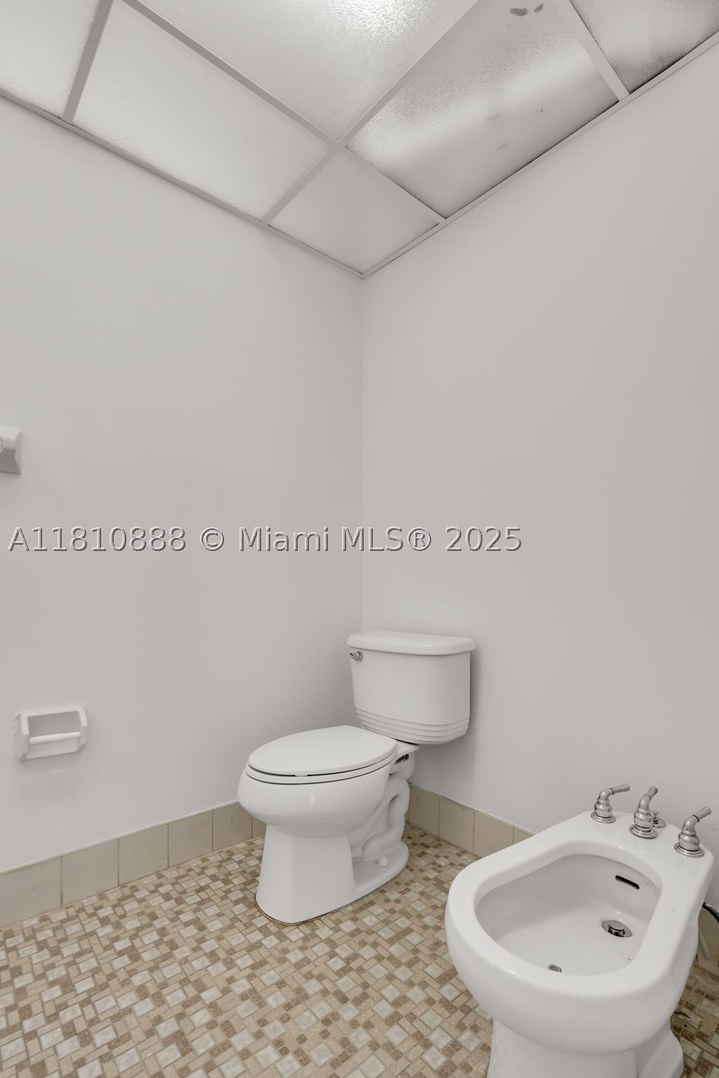 Real estate property located at 325 72nd Ave #301, Miami-dade, Milam Condo South, Miami, FL