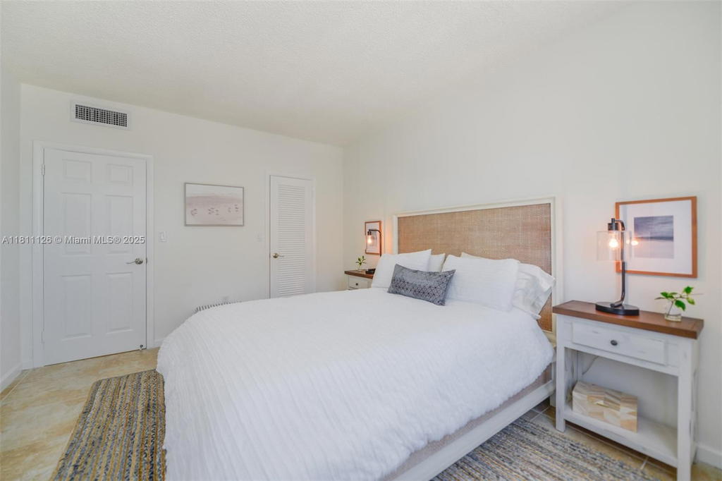 Real estate property located at 1950 Ocean Dr #14G, Broward, Hemispheres Condo, Hallandale Beach, FL