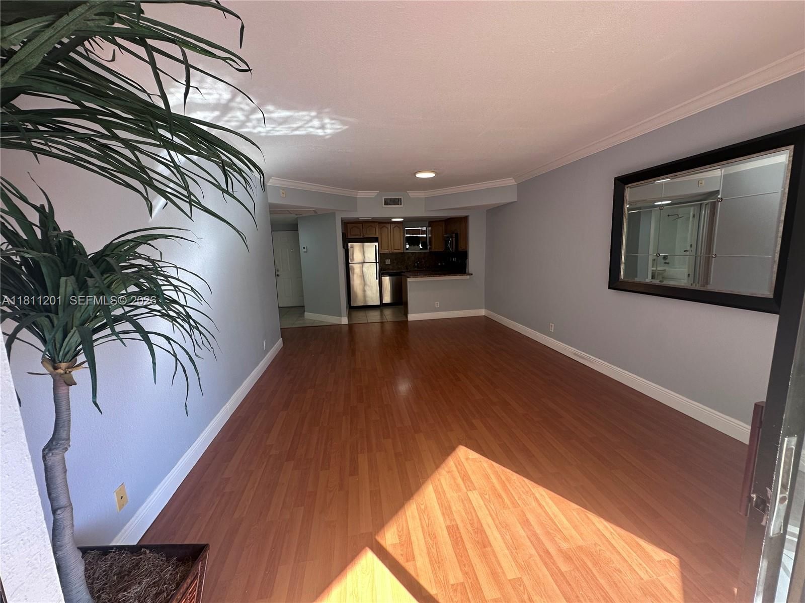 Real estate property located at 8290 Lake Dr #502, Miami-dade, Las Vistas At Doral Condo, Doral, FL