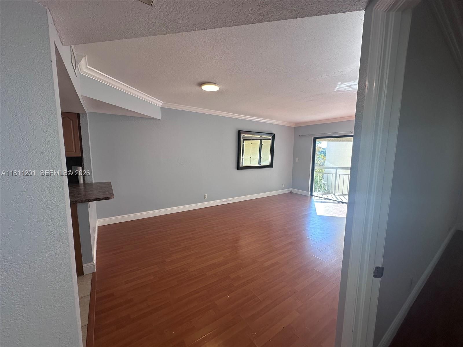 Real estate property located at 8290 Lake Dr #502, Miami-dade, Las Vistas At Doral Condo, Doral, FL