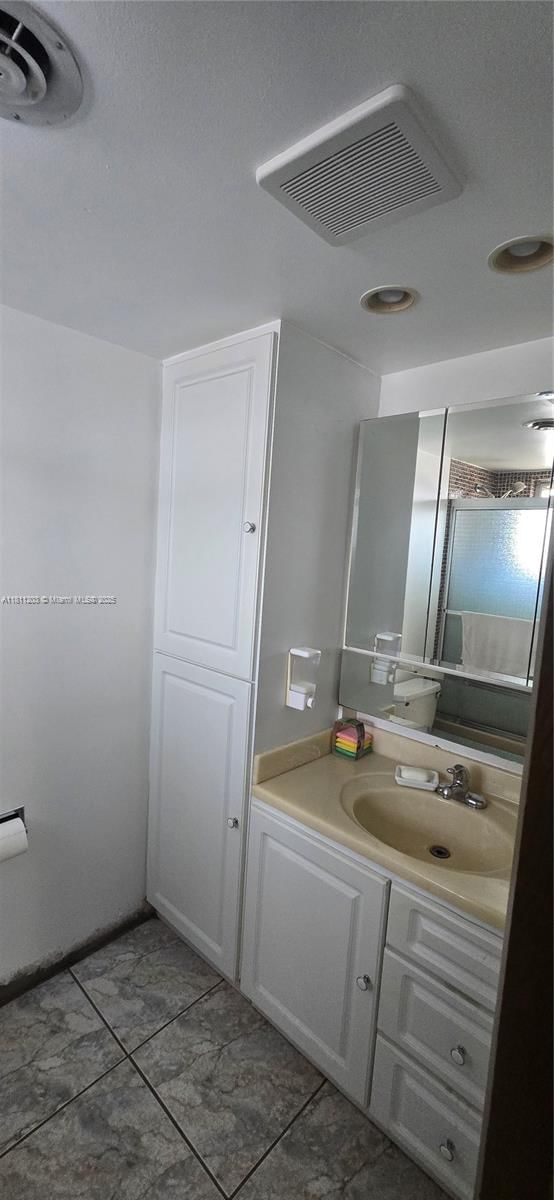 Real estate property located at 1400 191st St #225, Miami-dade, Fourth Horizons Condo, Miami, FL