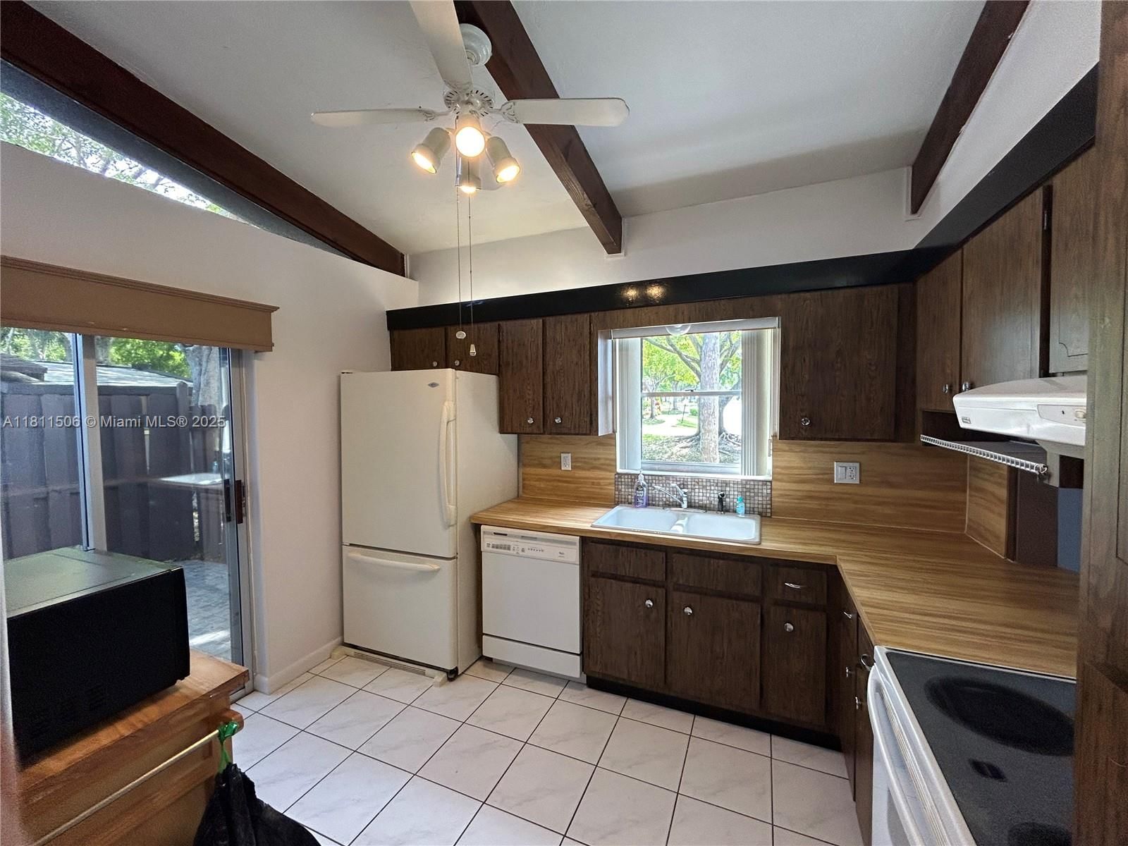Real estate property located at 322 Briarwood Cir #1-17, Broward, Villas At Carriage Hills, Hollywood, FL