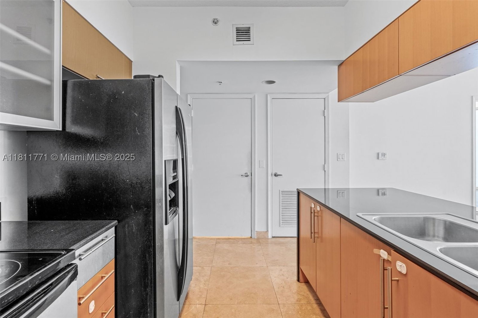 Real estate property located at 1750 Bayshore Dr #2809, Miami-dade, Opera Tower Condo, Miami, FL