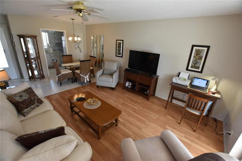 Real estate property located at 2862 Crosley Dr C, Palm Beach, Cresthaven Villas 16 Cond, West Palm Beach, FL