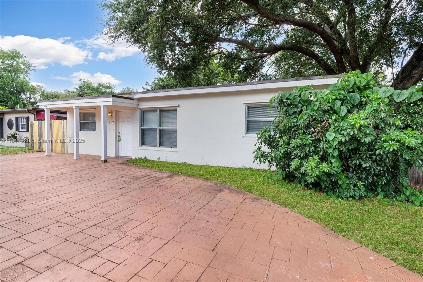 Real estate property located at 6329 Garfield St, Broward, Hollywood Suburbs No 2, Hollywood, FL