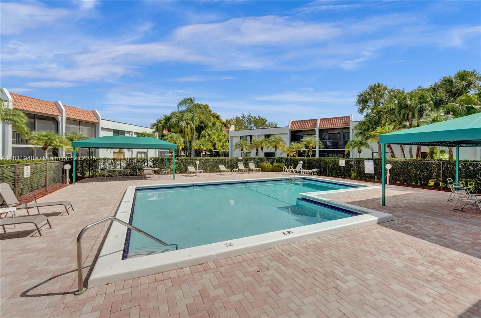 Real estate property located at 304 Racquet Club Rd #105, Broward, Gardens Of Bonaventure 11, Weston, FL