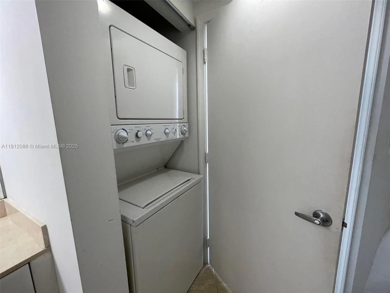 Real estate property located at 1750 Bayshore Dr #5615, Miami-dade, Opera Tower Condo, Miami, FL