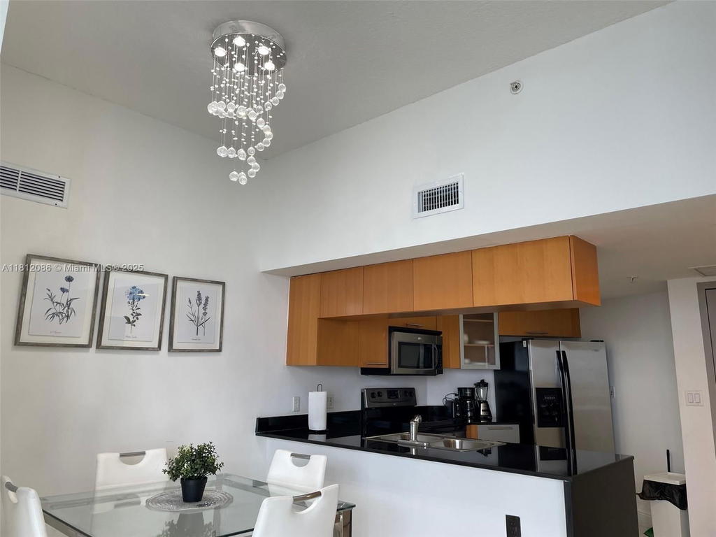 Real estate property located at 1750 Bayshore Dr #5615, Miami-dade, Opera Tower Condo, Miami, FL