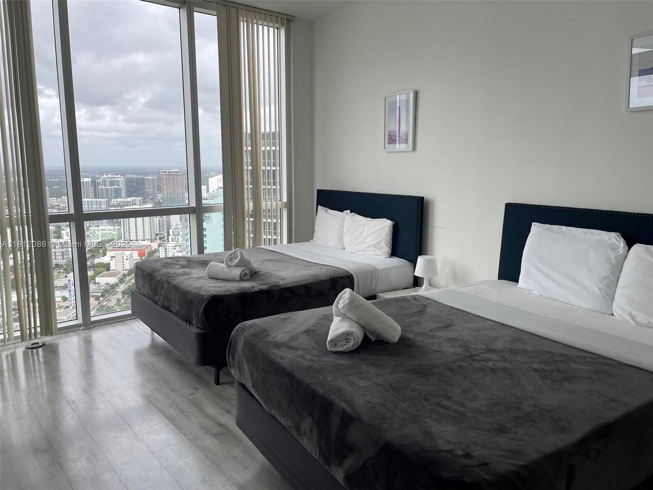 Real estate property located at 1750 Bayshore Dr #5615, Miami-dade, Opera Tower Condo, Miami, FL