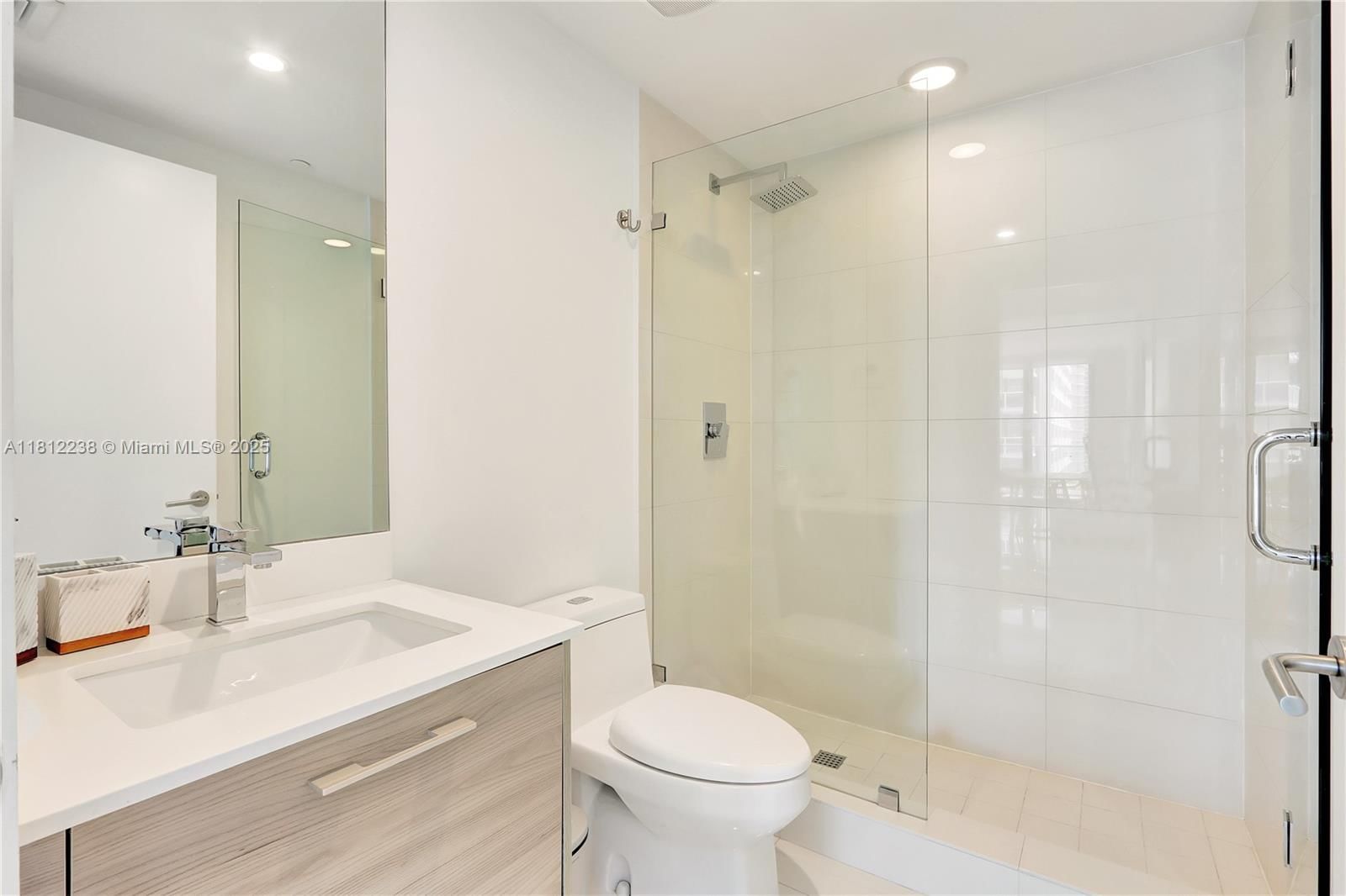 Real estate property located at 1300 Miami Ave #1610, Miami-dade, 1300 S Miami Avenue Condo, Miami, FL