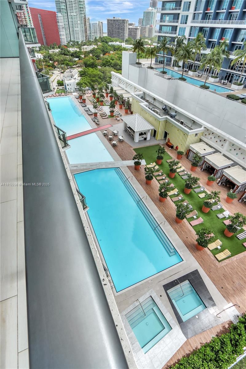 Real estate property located at 1300 Miami Ave #1610, Miami-dade, 1300 S Miami Avenue Condo, Miami, FL