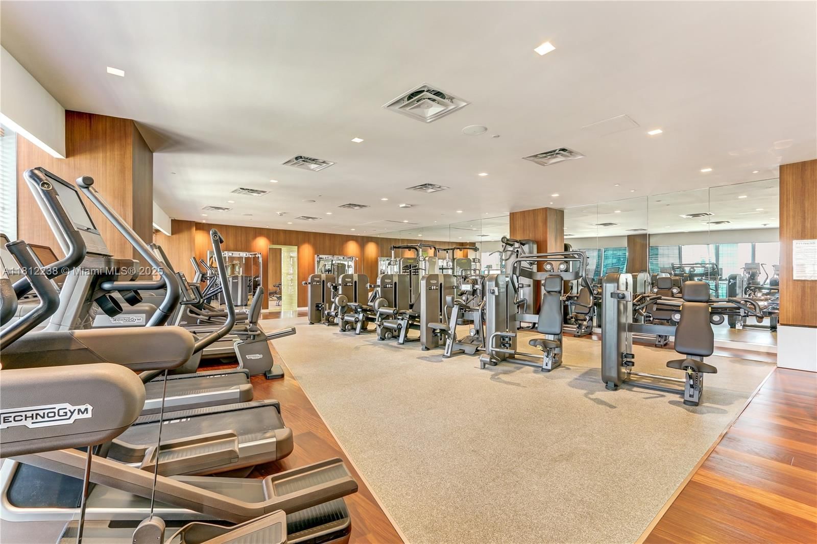 Real estate property located at 1300 Miami Ave #1610, Miami-dade, 1300 S Miami Avenue Condo, Miami, FL