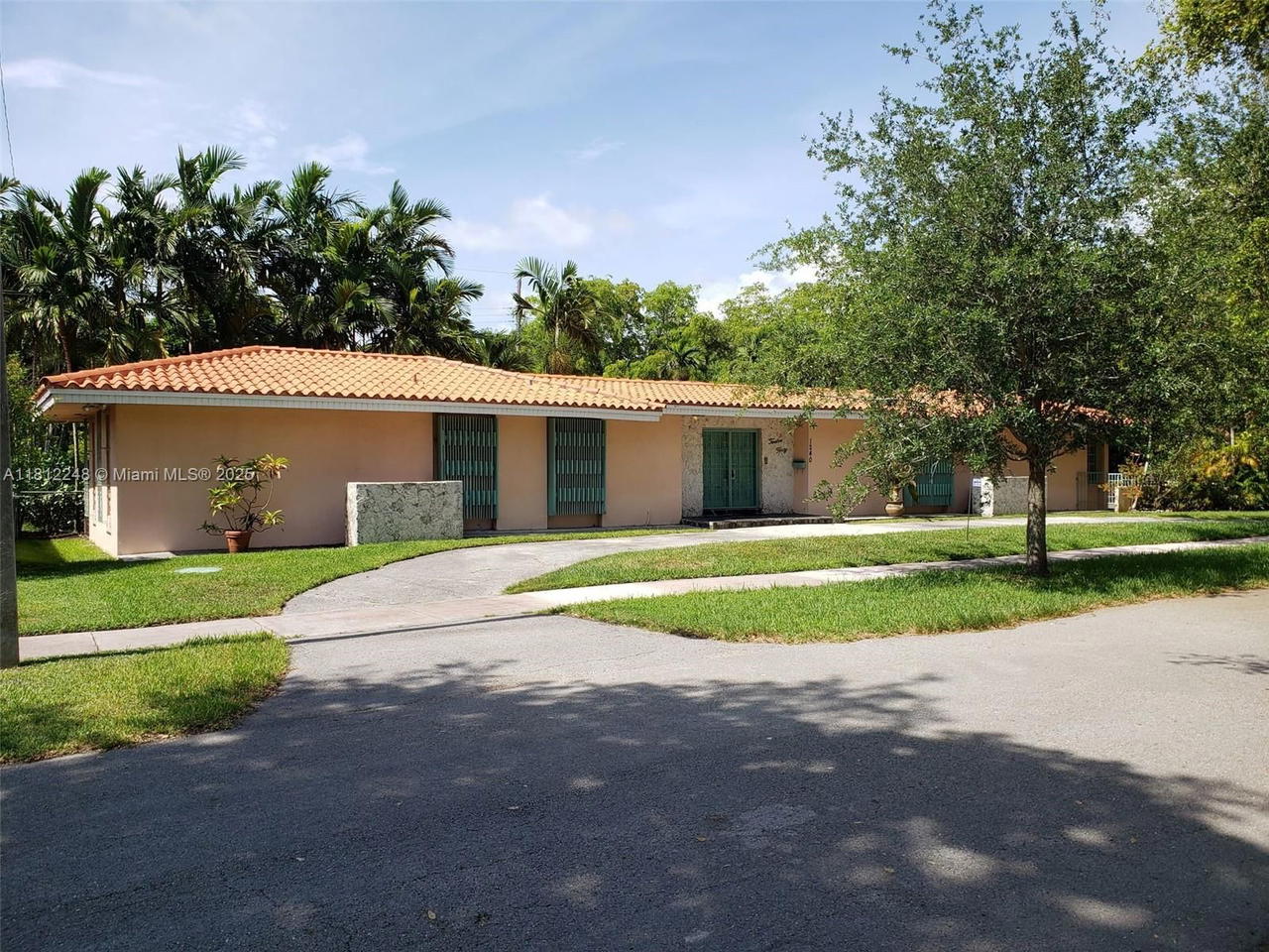 Real estate property located at 1240 La Mancha Ave, Miami-dade, Coral Gables Granada Sec, Coral Gables, FL