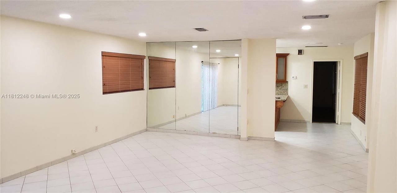 Real estate property located at 1240 La Mancha Ave, Miami-dade, Coral Gables Granada Sec, Coral Gables, FL