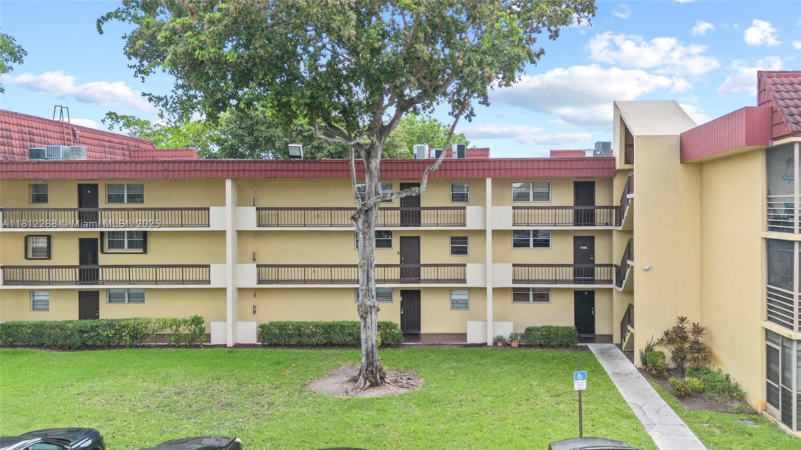Real estate property located at 3253 Foxcroft Rd G312, Broward, Foxcroft Apts Inc Condo, Miramar, FL