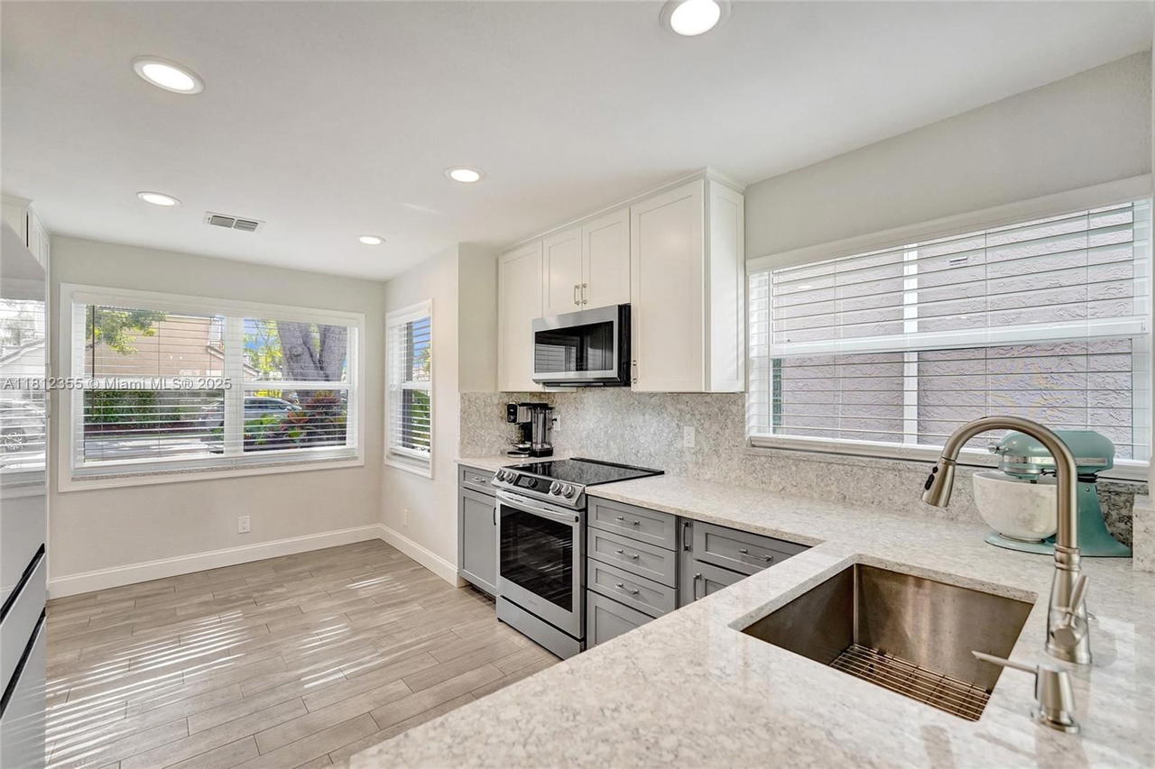 Real estate property located at 2791 Oak Park Cir, Broward, Forest Ridge Patio Homes, Davie, FL