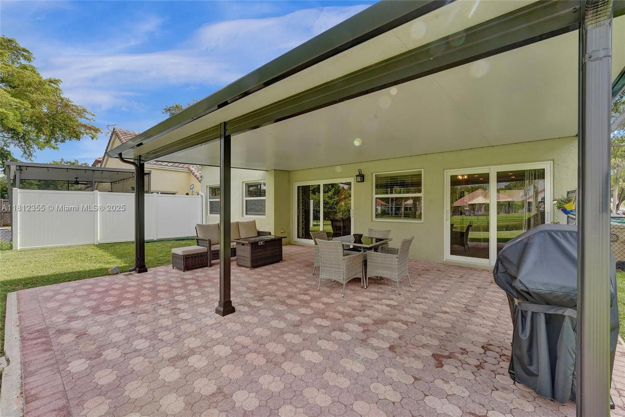 Real estate property located at 2791 Oak Park Cir, Broward, Forest Ridge Patio Homes, Davie, FL
