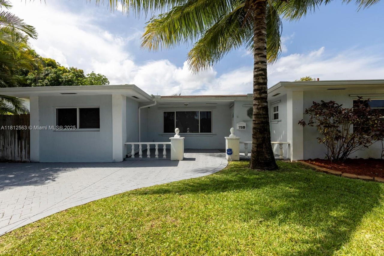 Real estate property located at 7509 Hayes St, Broward, Boulevard Heights, Hollywood, FL