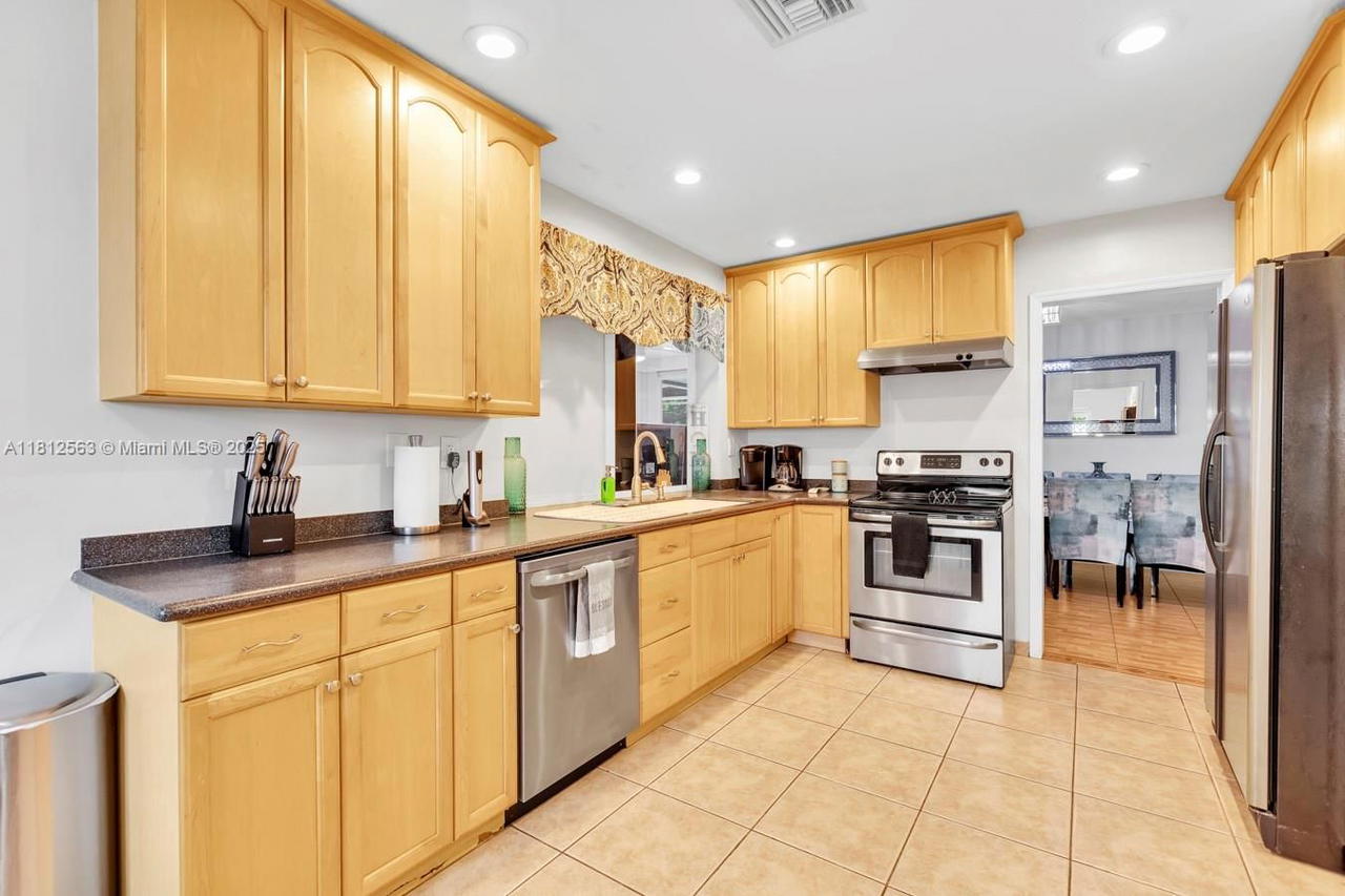 Real estate property located at 7509 Hayes St, Broward, Boulevard Heights, Hollywood, FL