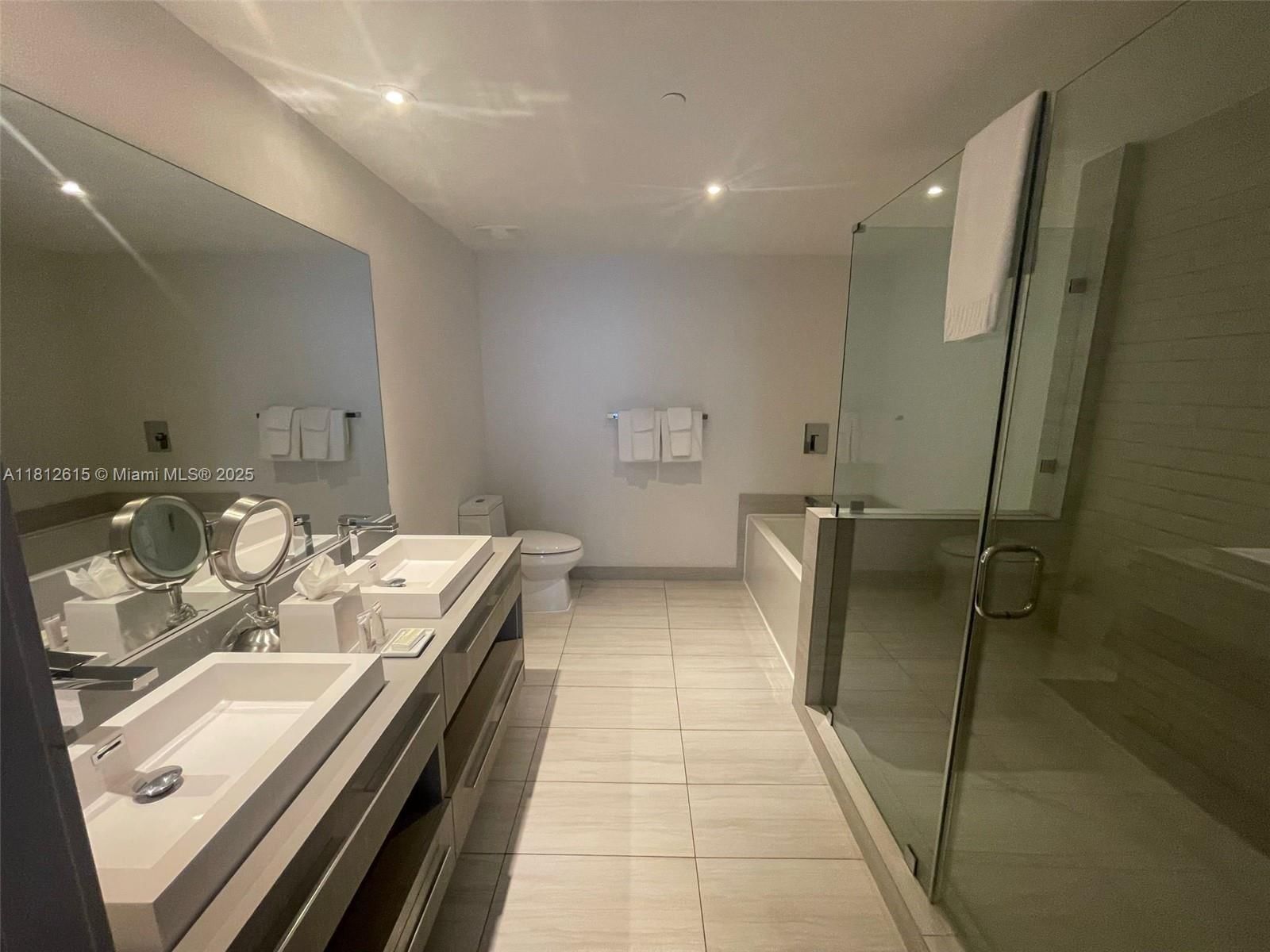 Real estate property located at 4010 Ocean Dr R1705, Broward, 4010 South Ocean Condo, Hollywood, FL