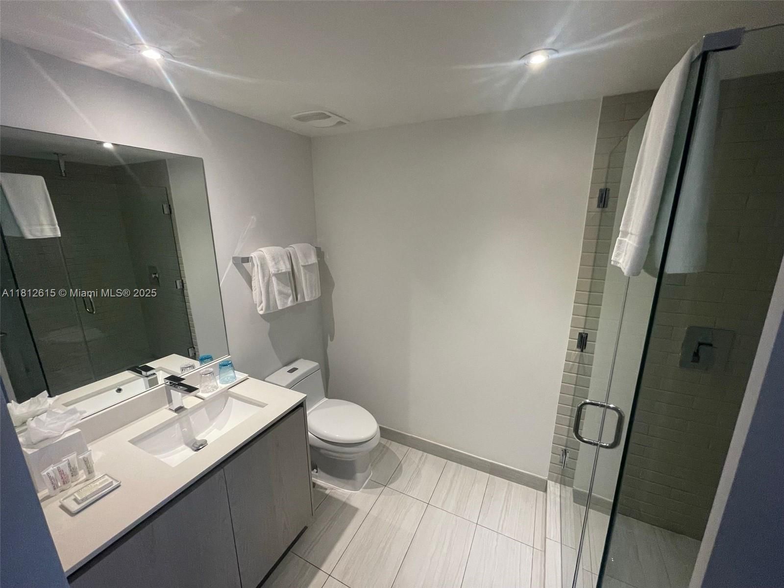Real estate property located at 4010 Ocean Dr R1705, Broward, 4010 South Ocean Condo, Hollywood, FL