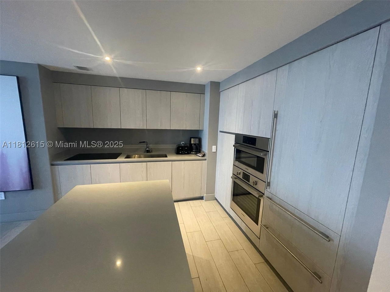 Real estate property located at 4010 Ocean Dr R1705, Broward, 4010 South Ocean Condo, Hollywood, FL