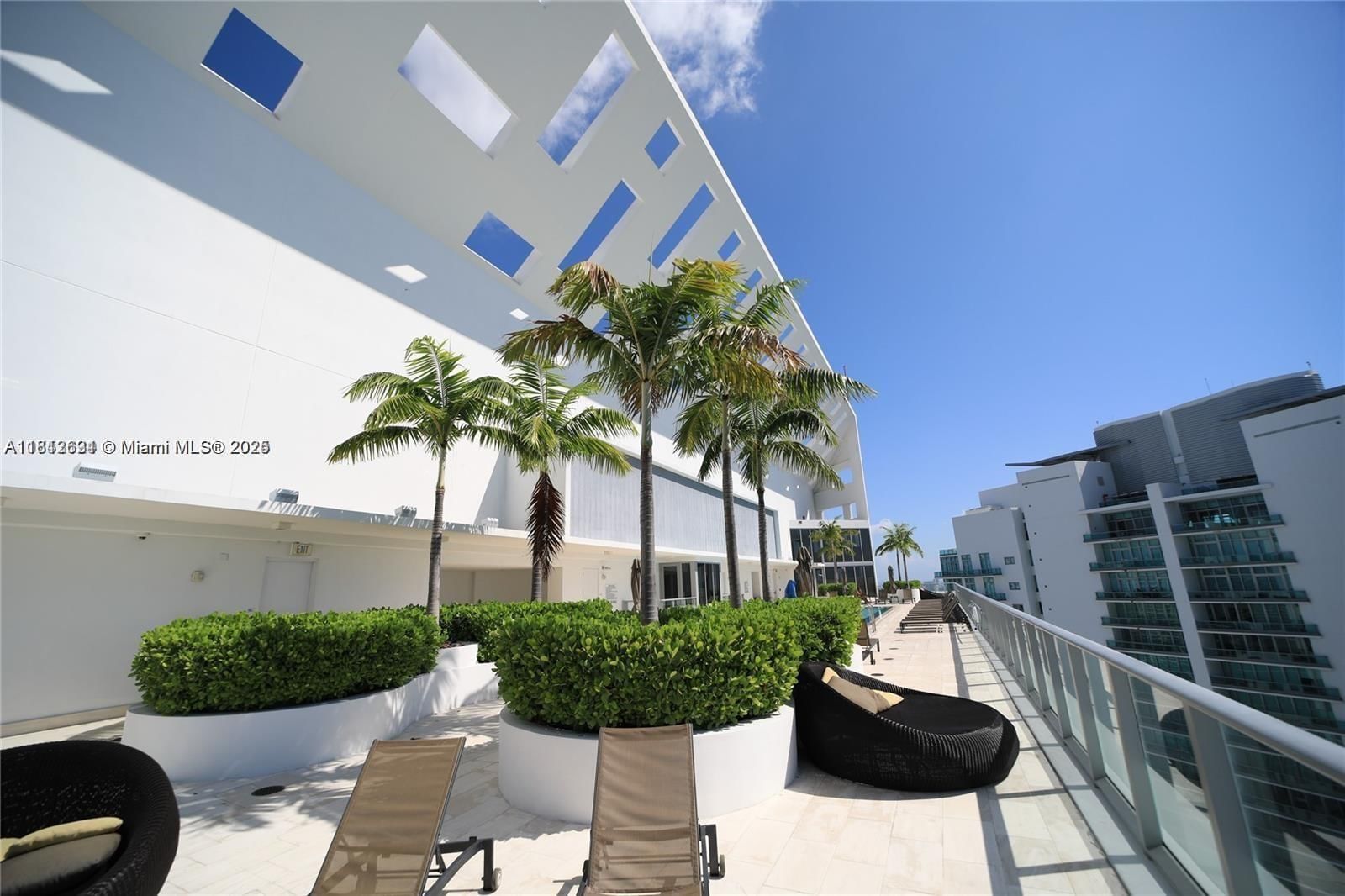 Real estate property located at 1300 Brickell Bay Dr #1006, Miami-dade, Brickellhouse Condo, Miami, FL