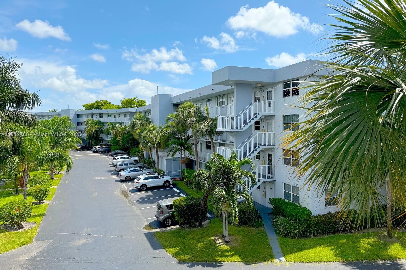 Real estate property located at 103 Royal Park Dr #3D, Broward, Royal Park Condo, Oakland Park, FL