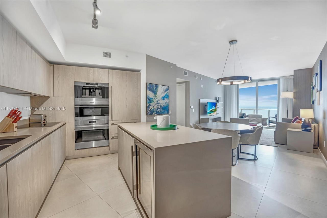 Real estate property located at 4111 Ocean Dr #1709, Broward, 4111 South Ocean Drive Co, Hollywood, FL