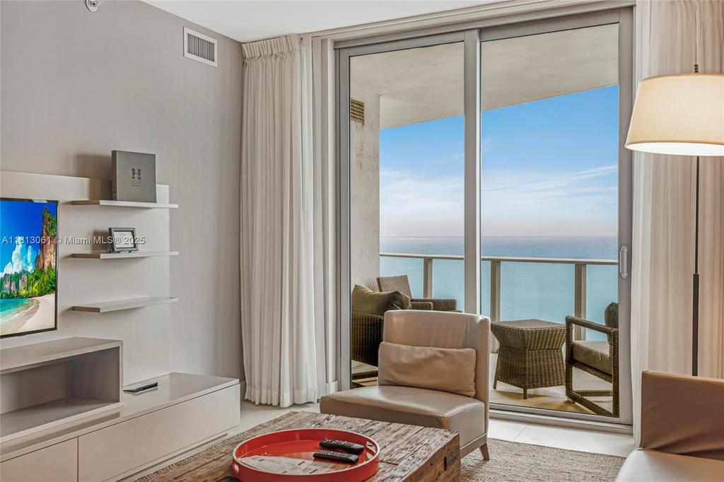 Real estate property located at 4111 Ocean Dr #1709, Broward, 4111 South Ocean Drive Co, Hollywood, FL