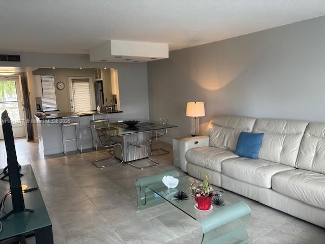 Real estate property located at 1893 Ocean Dr #403, Broward, Islands-martinique Condo, Hallandale Beach, FL