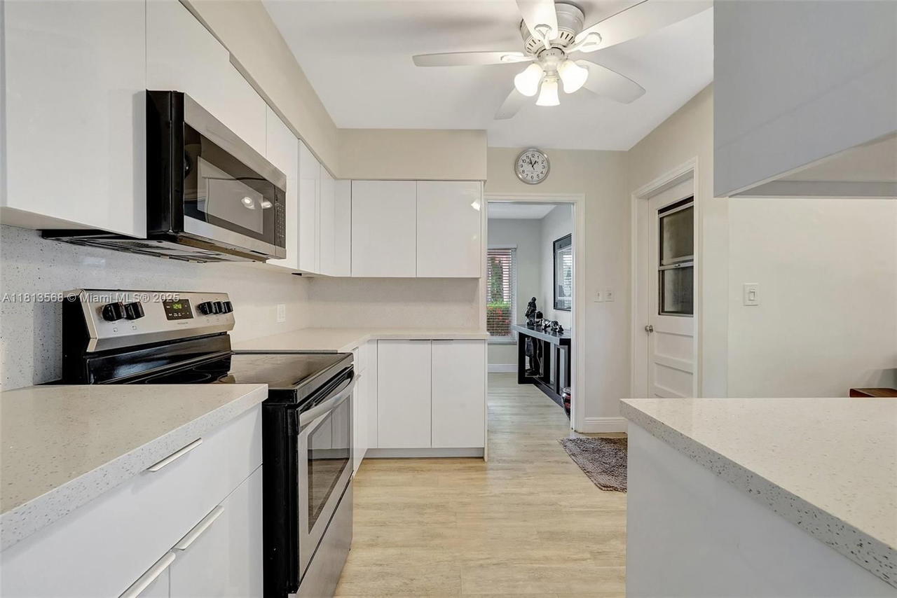 Real estate property located at 1319 Buchanan St, Broward, Hollywood Lakes Section, Hollywood, FL