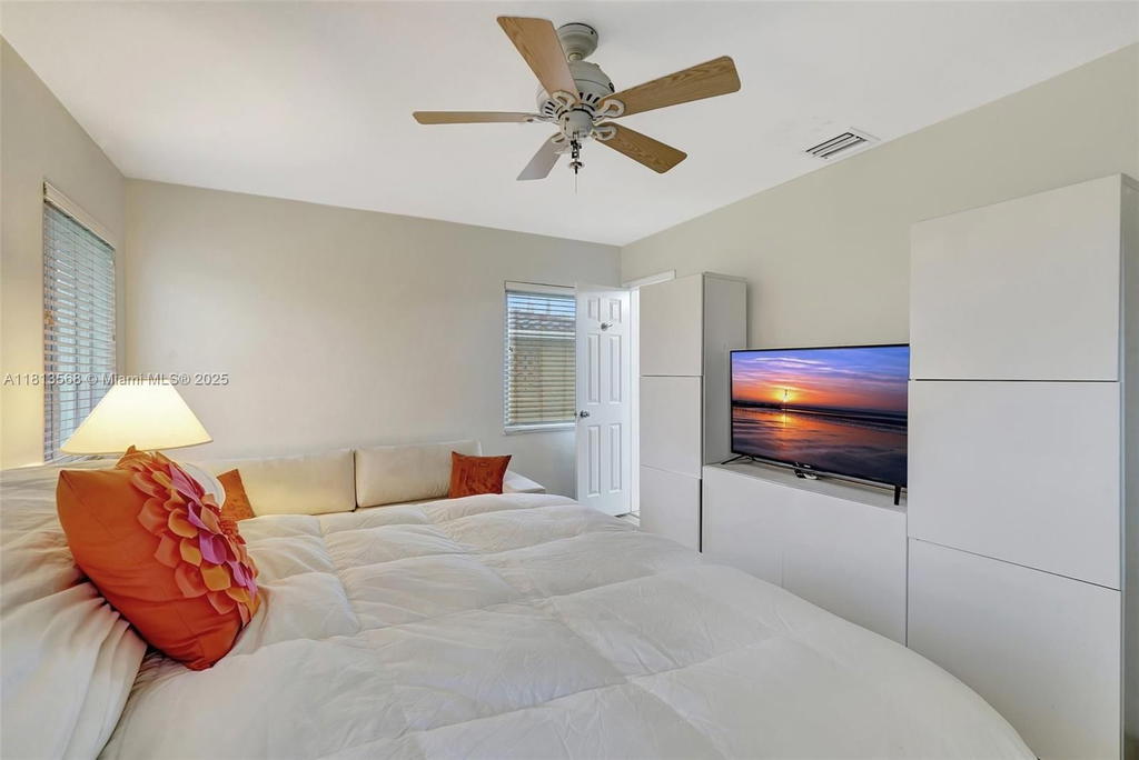 Real estate property located at 1319 Buchanan St, Broward, Hollywood Lakes Section, Hollywood, FL