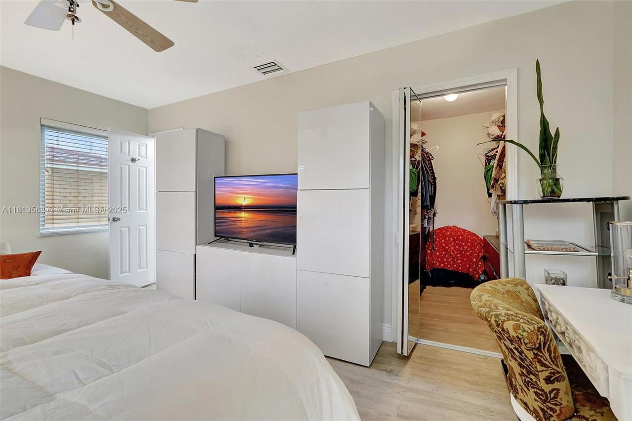 Real estate property located at 1319 Buchanan St, Broward, Hollywood Lakes Section, Hollywood, FL