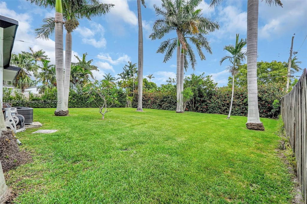 Real estate property located at 1319 Buchanan St, Broward, Hollywood Lakes Section, Hollywood, FL