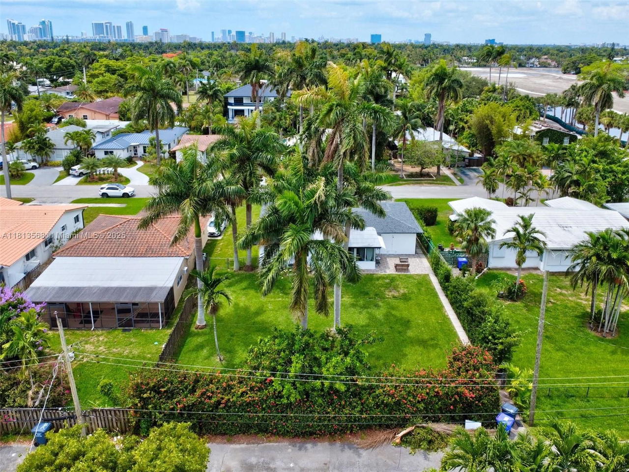 Real estate property located at 1319 Buchanan St, Broward, Hollywood Lakes Section, Hollywood, FL