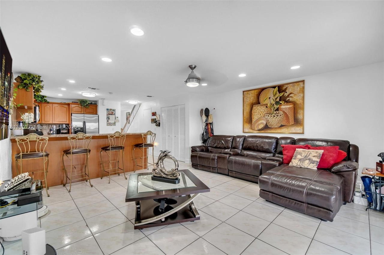Real estate property located at 401 109th Ave #26, Miami-dade, El Polo Condo, Sweetwater, FL