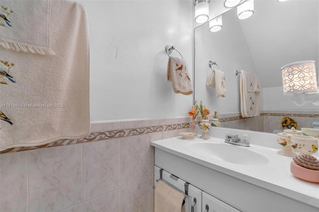 Real estate property located at 401 109th Ave #26, Miami-dade, El Polo Condo, Sweetwater, FL
