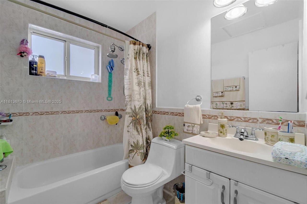 Real estate property located at 401 109th Ave #26, Miami-dade, El Polo Condo, Sweetwater, FL