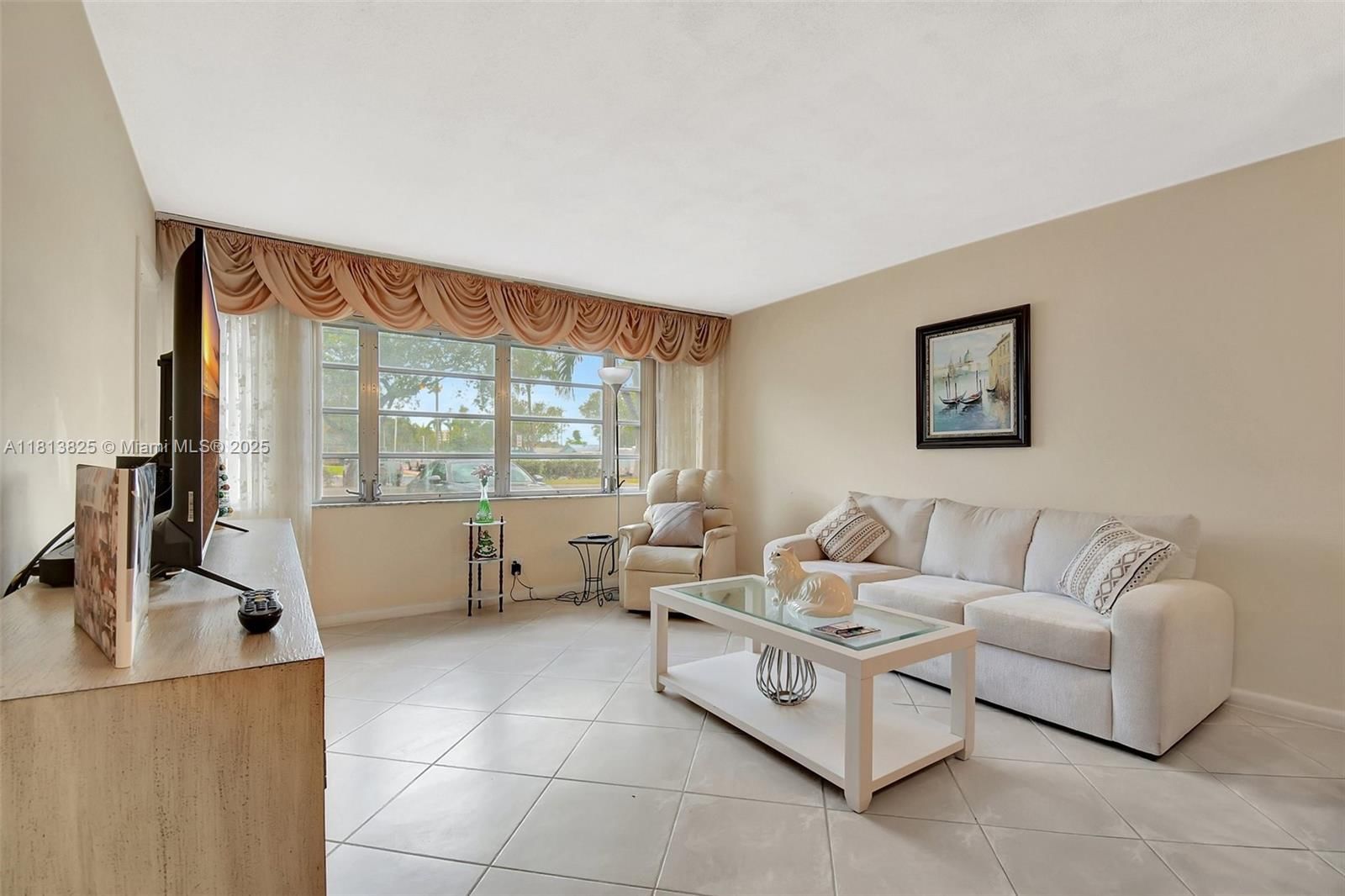 Real estate property located at 329 3rd St #103R, Broward, Second Gulfstream Garden, Hallandale Beach, FL